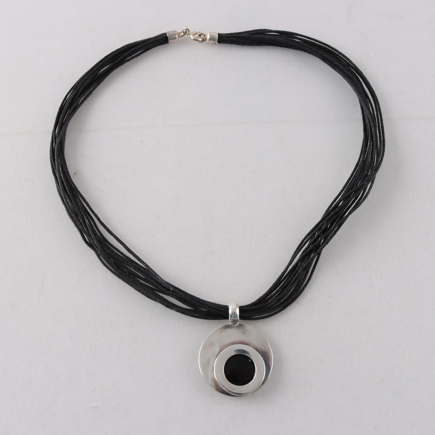 Halsband, silver 925, onyx, textil, Pär Norling, brv: 12.9 g
