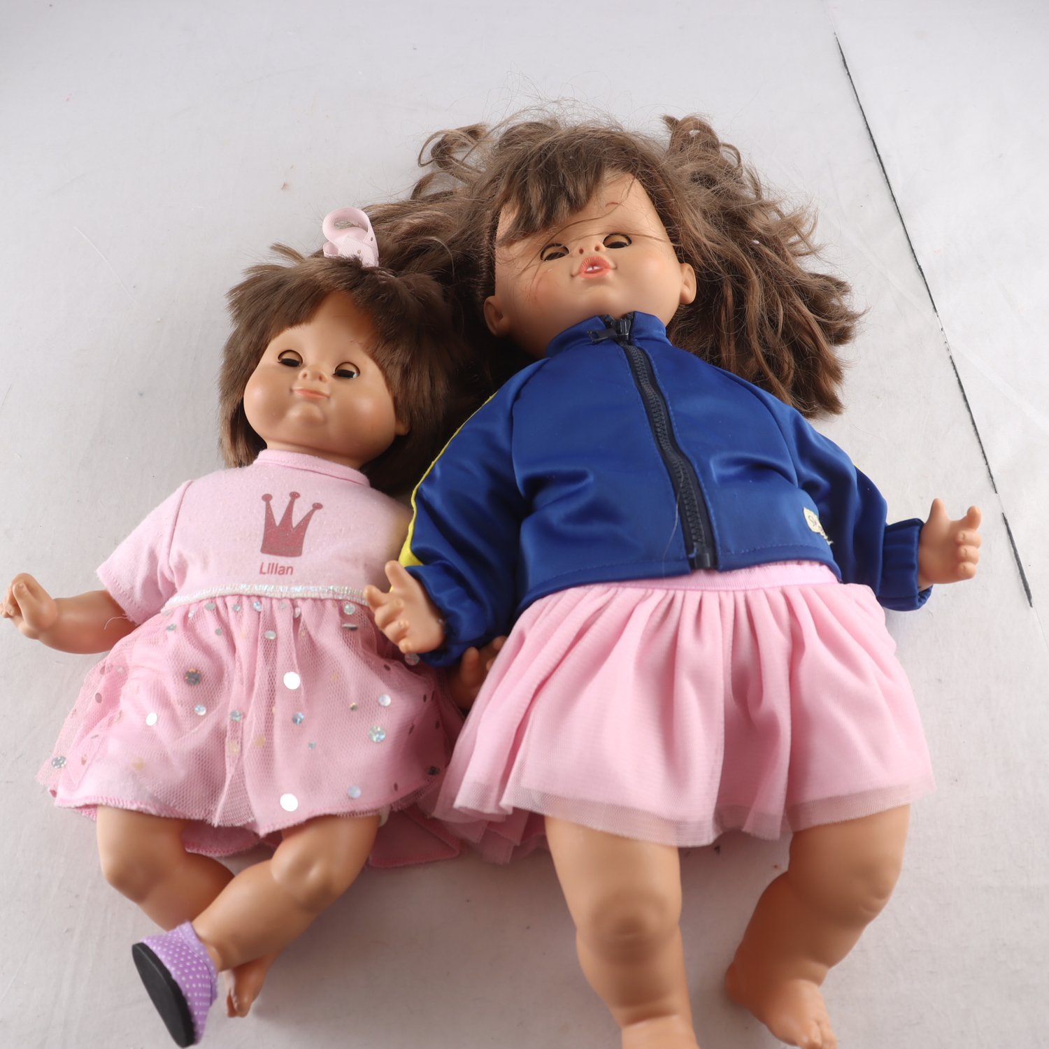 Dockor, Lillan och skrållan. Samfraktas ej.