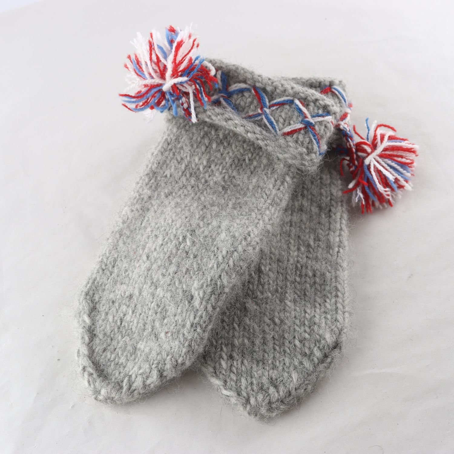 Stickade Lovikkavantar, Okänd, grå, ull