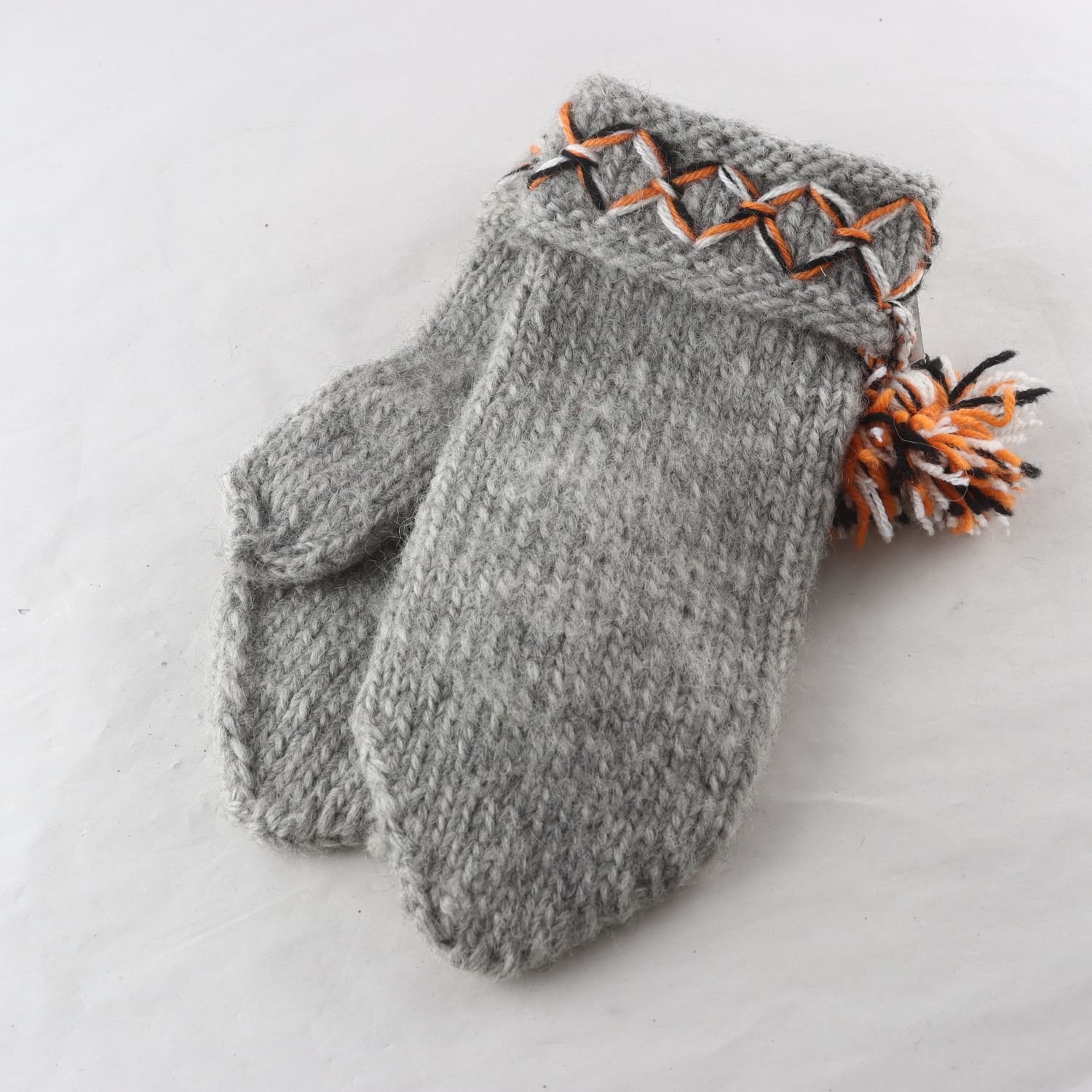 Stickade Lovikkavantar, Okänd, grå, ull