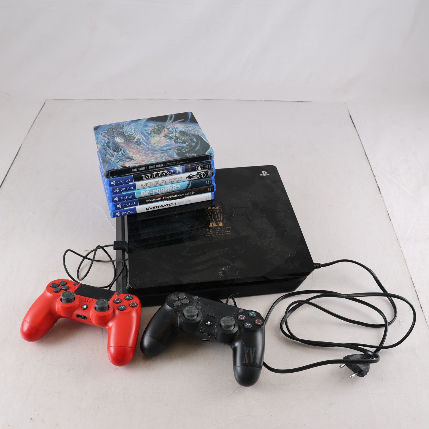 Playstation 4, Final Fantasy XV. Samfraktas ej.