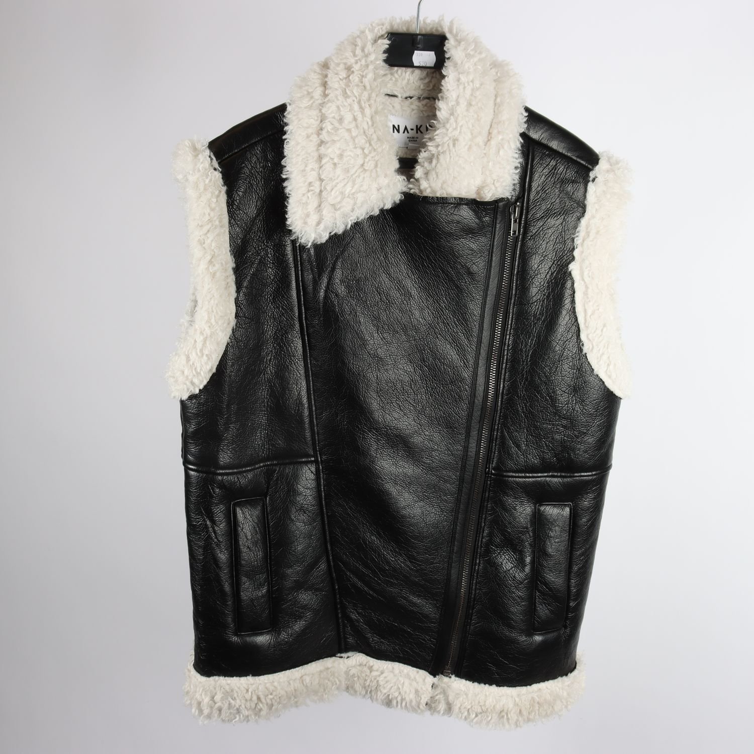 Väst, Na-Kd, svart, vit, oversize, stl. 36.