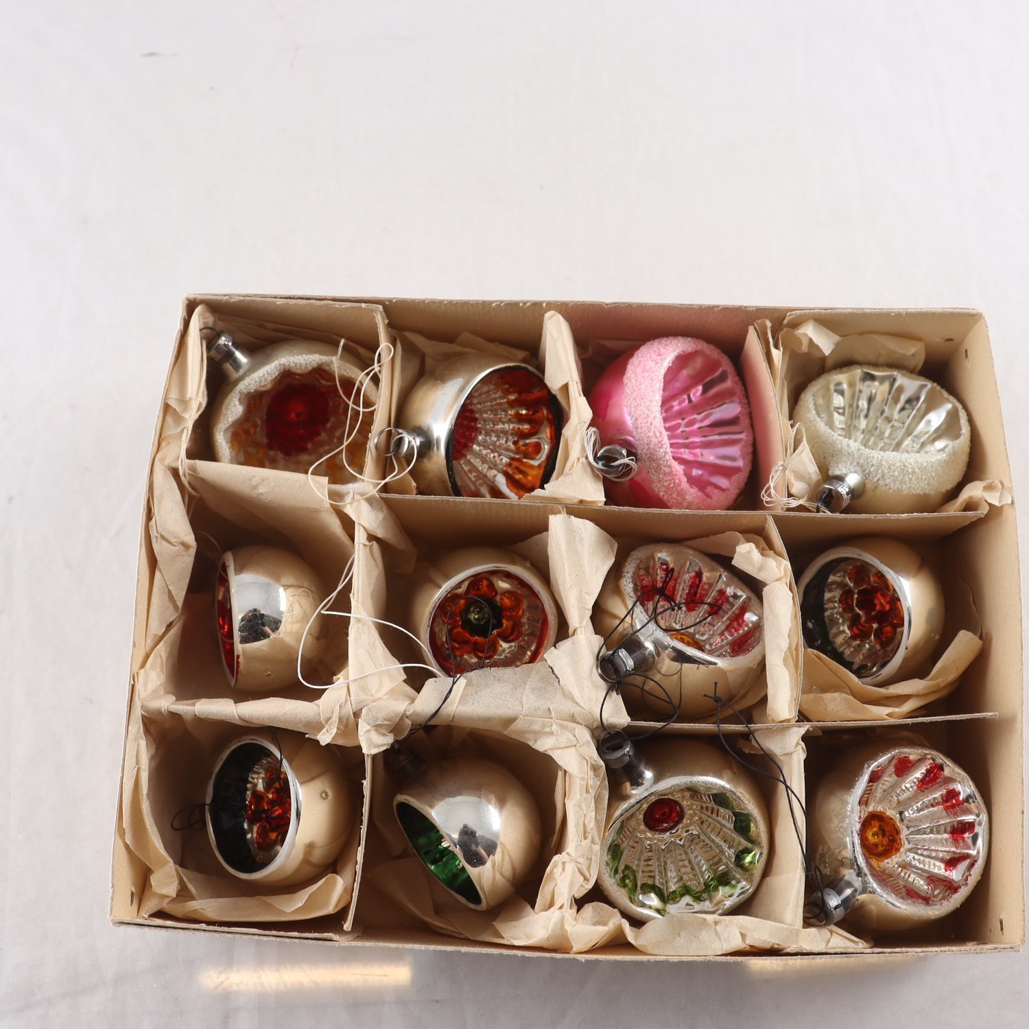 Julgranskulor, glas, 12 st. Samfraktas ej.