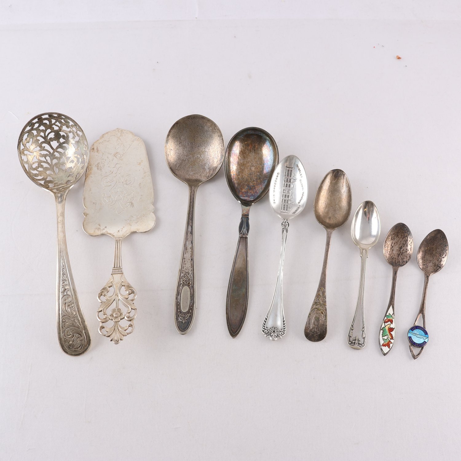 Skrotsilver, blandade föremål, stämplade med utländska stämplar och sterling