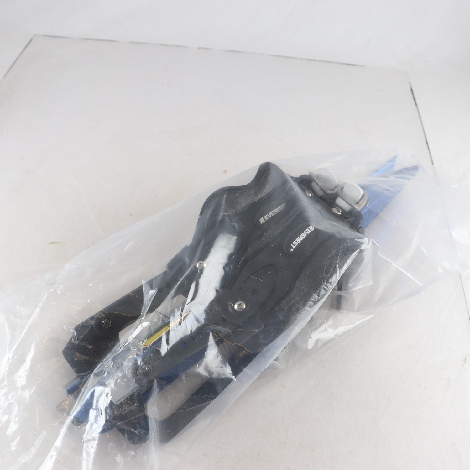 Långfärdsskridskor, Everest, med standardfästen.