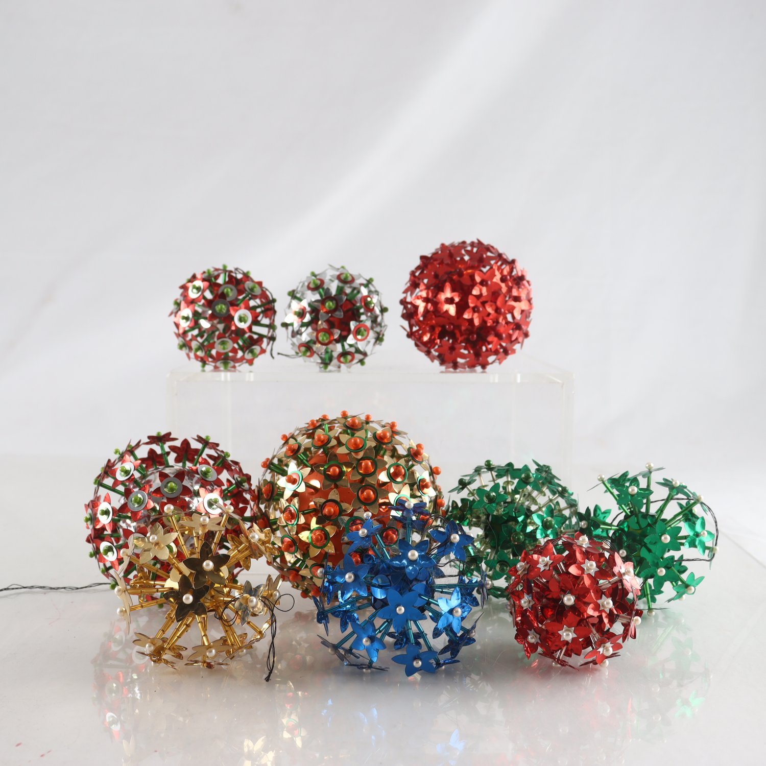 Julkulor, plast, 10 st. Samfraktas ej.