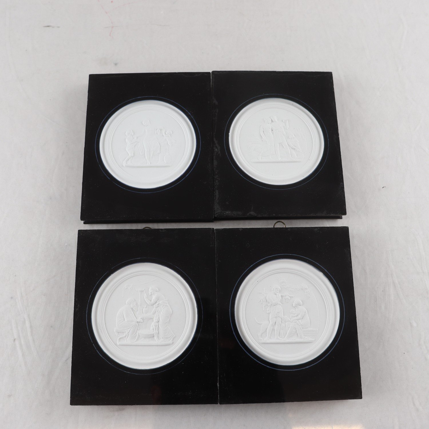 Relieftavlor, bisquitlattor, Barndom och vår, Royal Copenhagen