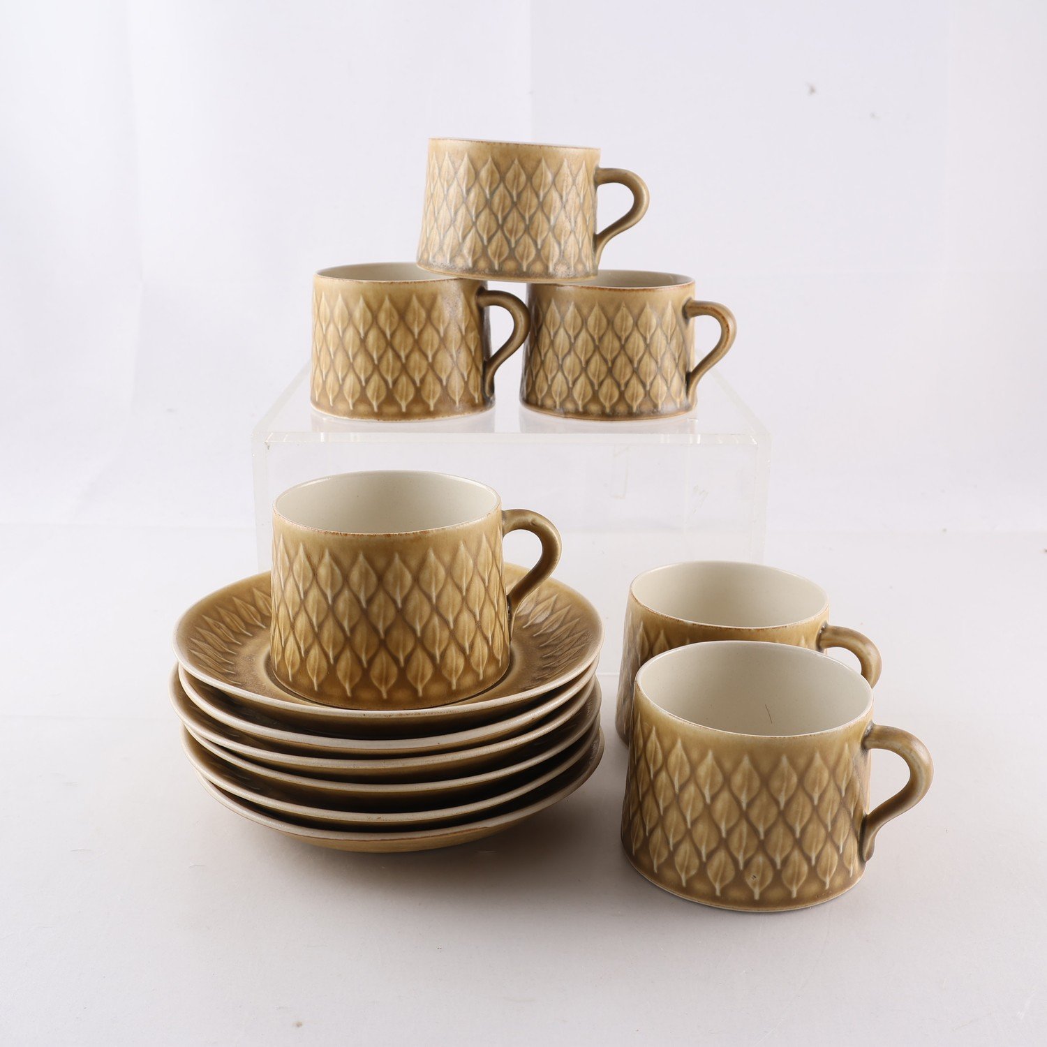 Koppar med fat, Kronjyden danmark, ’Relief’ Jens Quistgaard, 6 st. Samfrakt ej.