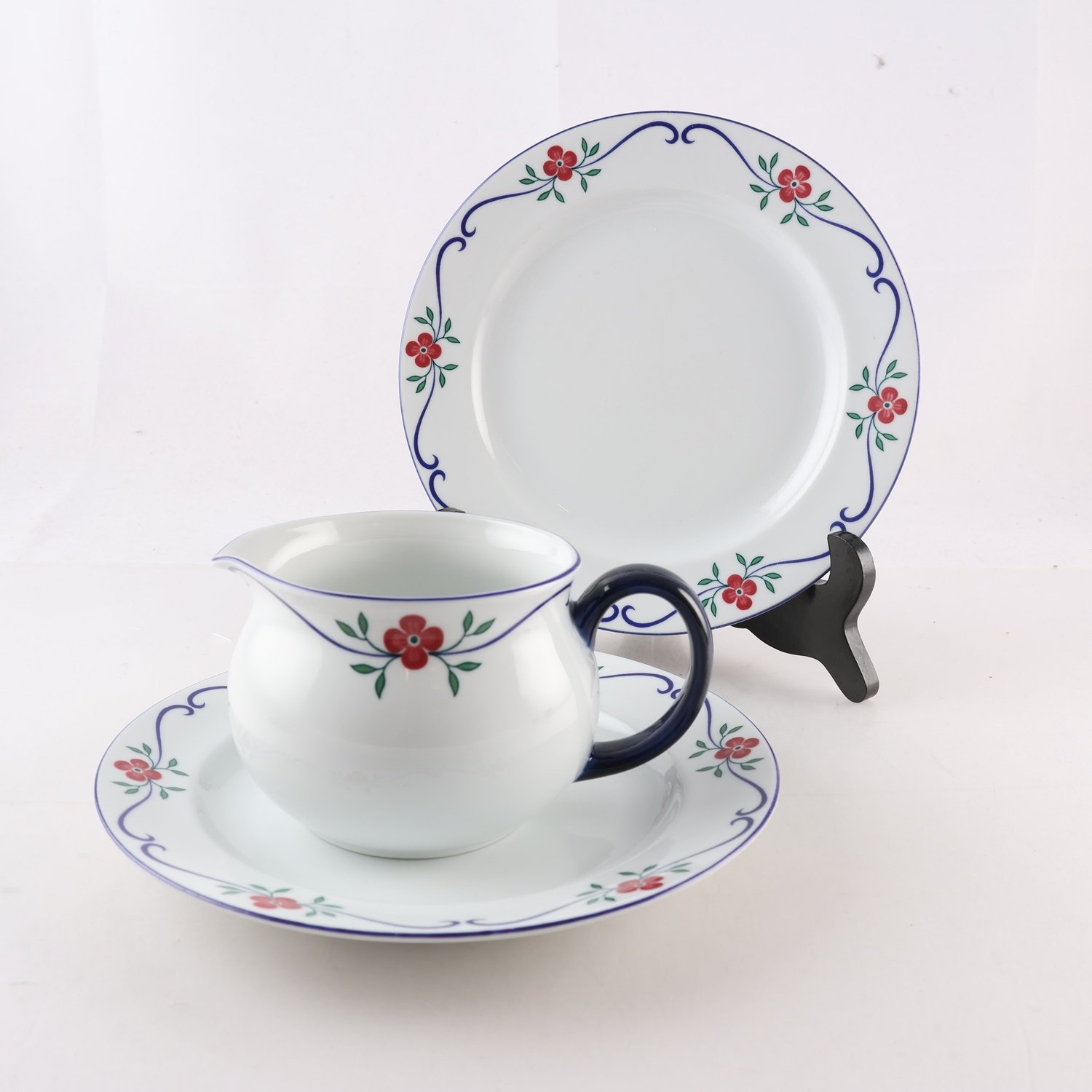 Assietter & gräddkanna, Rörstrand, sundborn, Pia Rönndahl.