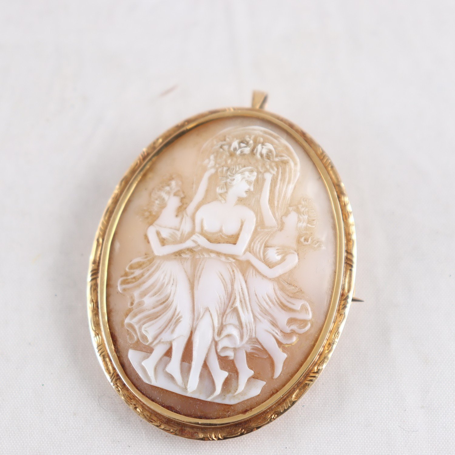 Brosch, hänge, 18k, kamé, brvikt: 12,8 g