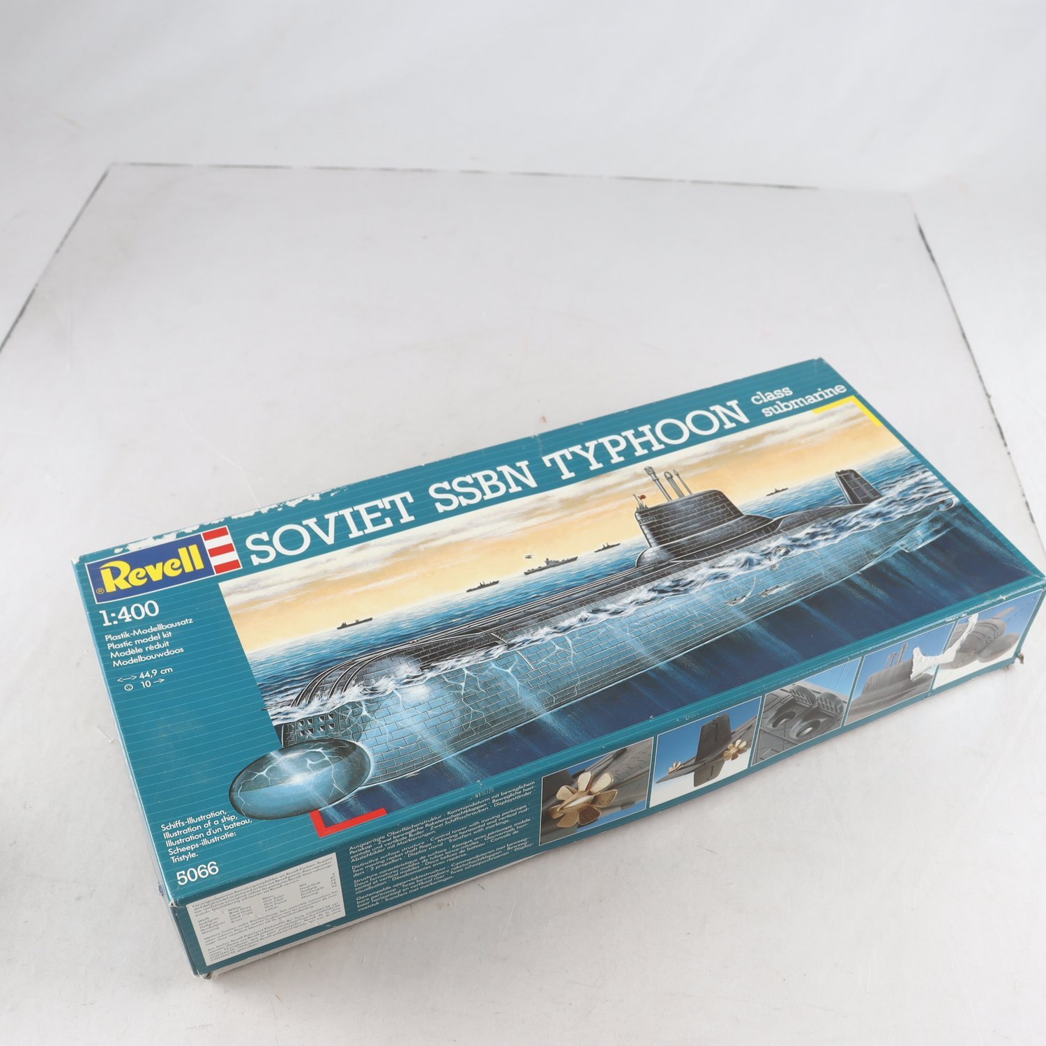 Byggsats, Typhoon, soviet ssbn, revell.