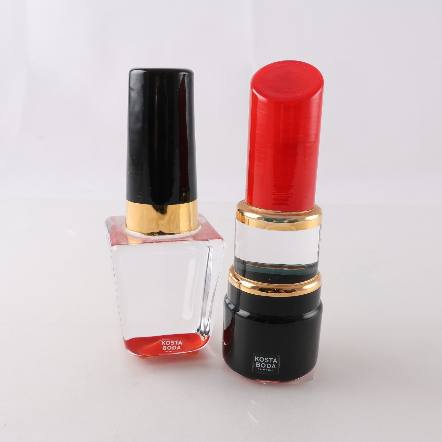 Konstglas, Kosta Boda, ’make up’, Åsa jungnelius, läppstift & nagelack