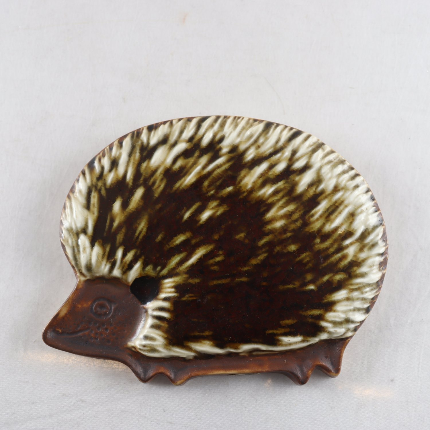 Väggplakett, keramik, igelkott, Olin-Grönqvist, Arabia