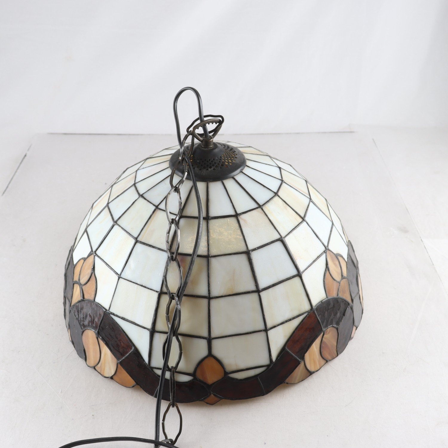 Taklampa, Tiffanystil. Endast avhämtning.