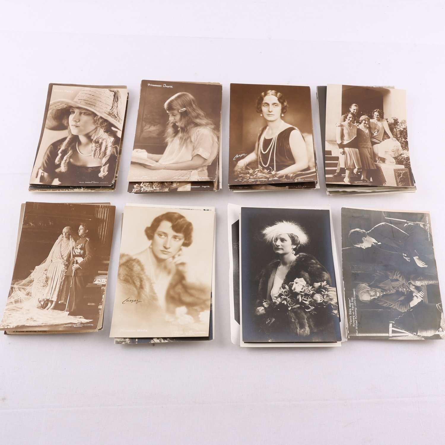 Samling med äldre vykort