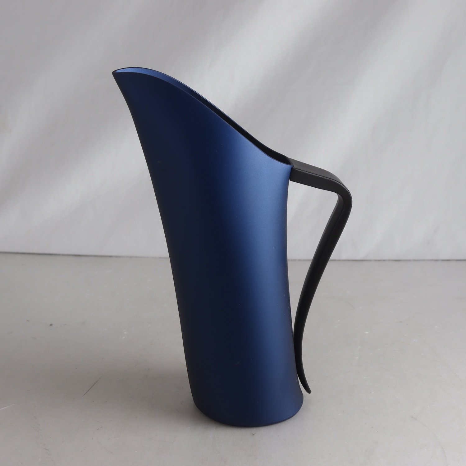 Karaff, metall, ”Jug”, F!NK, Australien