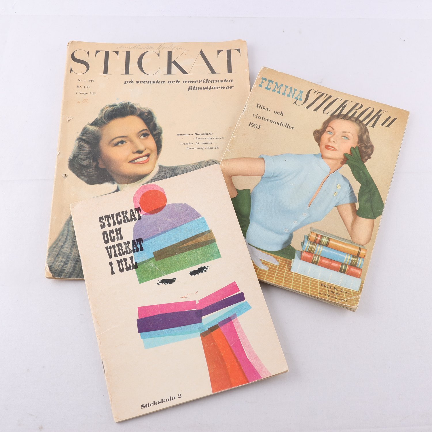 Paket med äldre häften om stickning, 3 volymer