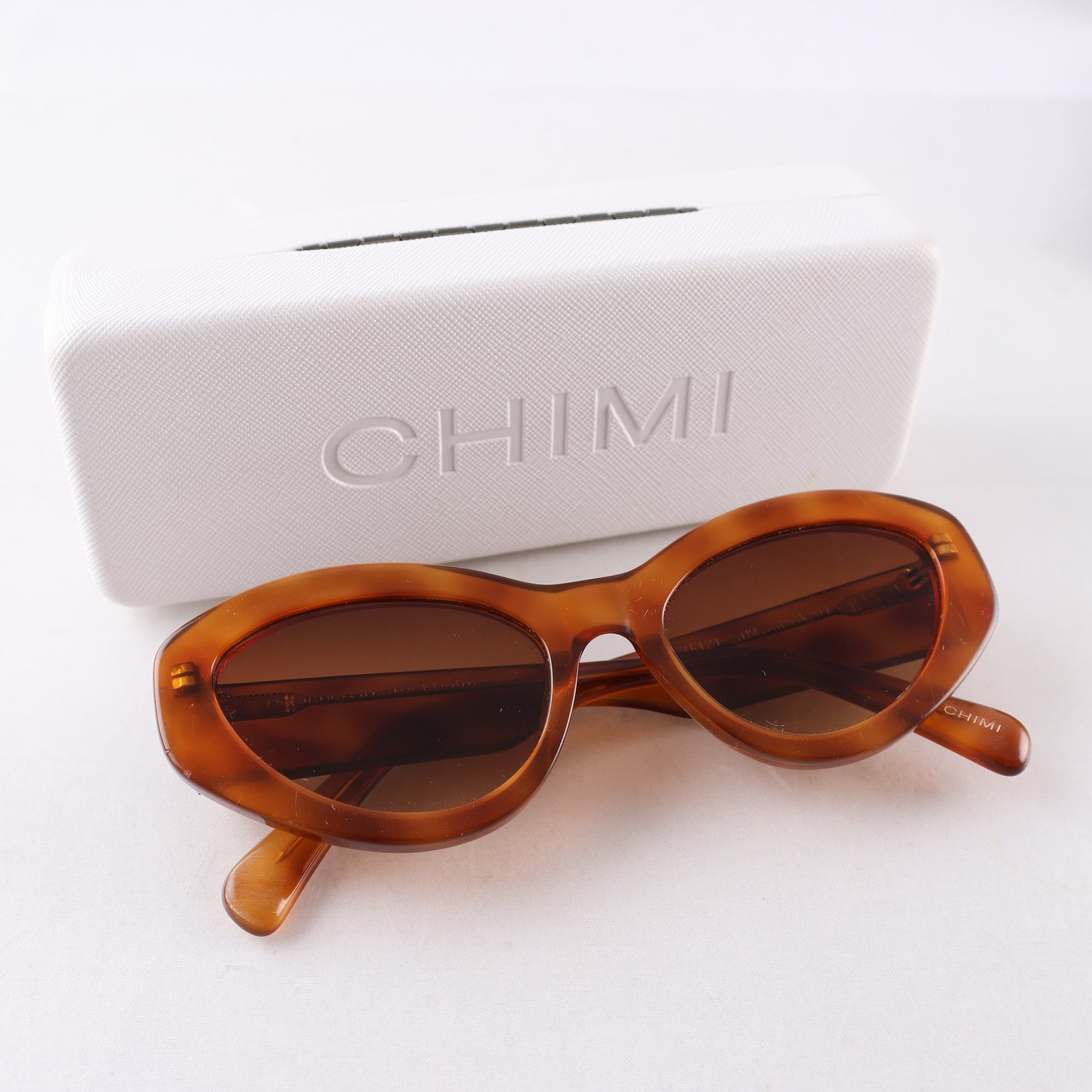 Solglasögon, Chimi