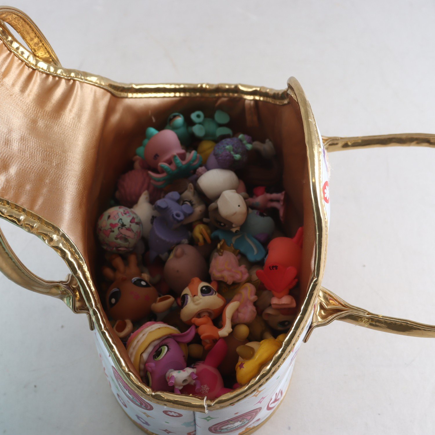 Figurer, Pet shop, blandat parti.