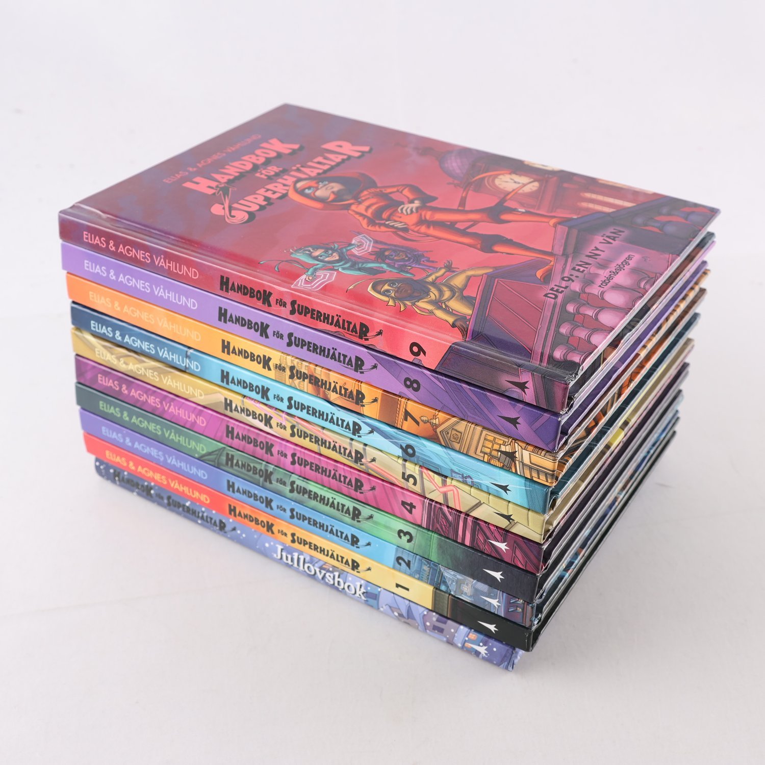 Handbok för superhjältar, Vol. 1-9 + Jullovsbok