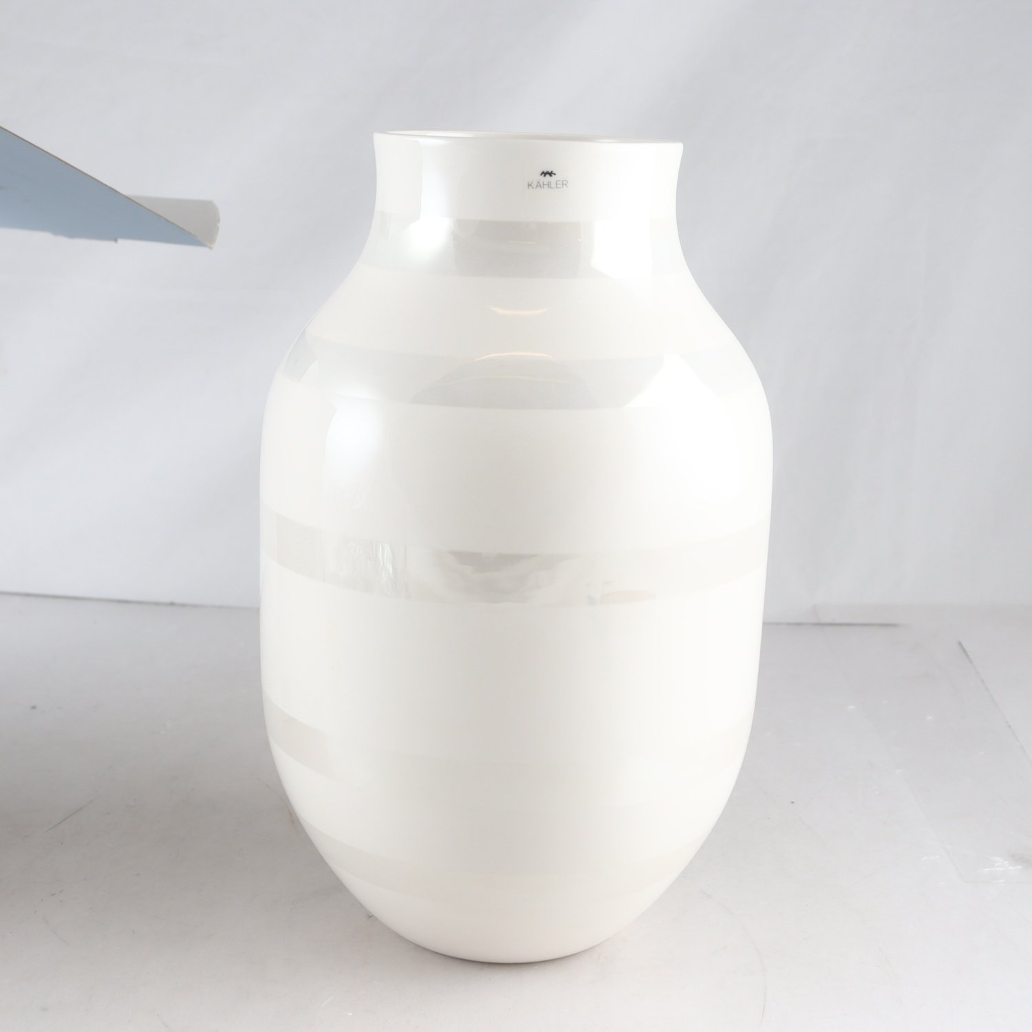 Vas, ”Omaggio”, Ditte Reckweg & Jelena Schou Nordentoft, Khäler. Samfraktas ej.