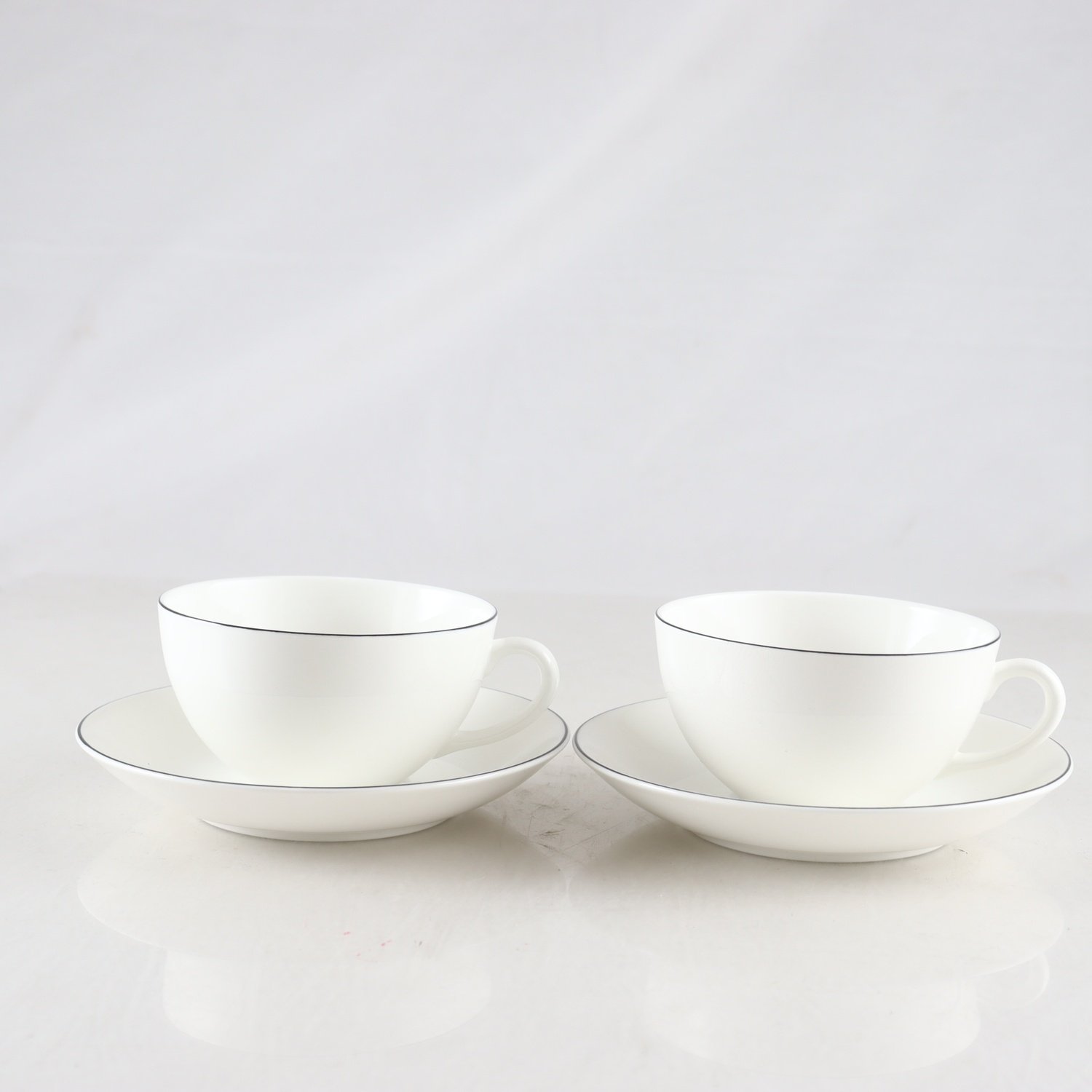 Tekoppar på fat, ”Natur”, Siv & Stina Juhlin, Gustavsberg, 2 st. Samfraktas ej.