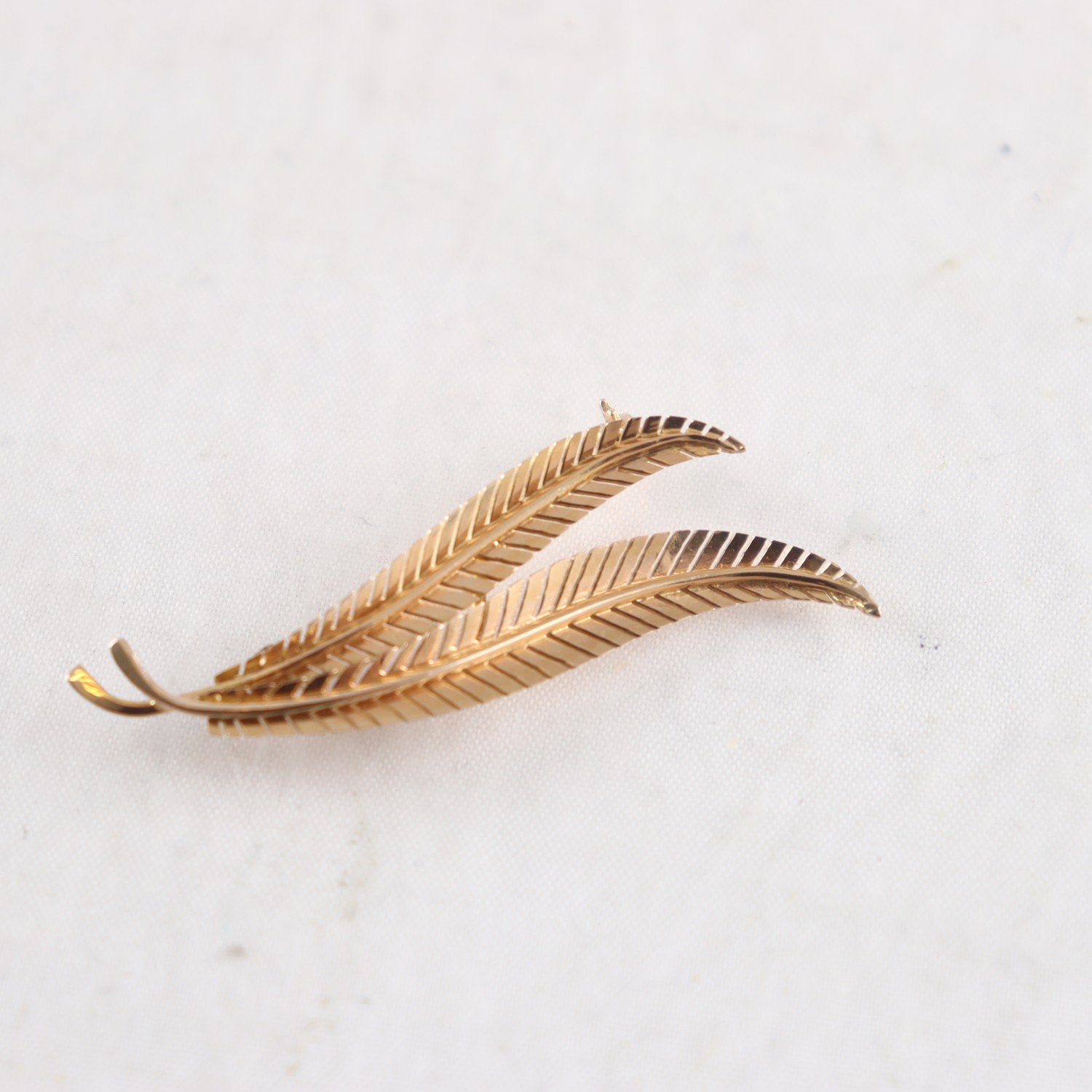 Brosch, guld 18k, vikt: 3,6 g