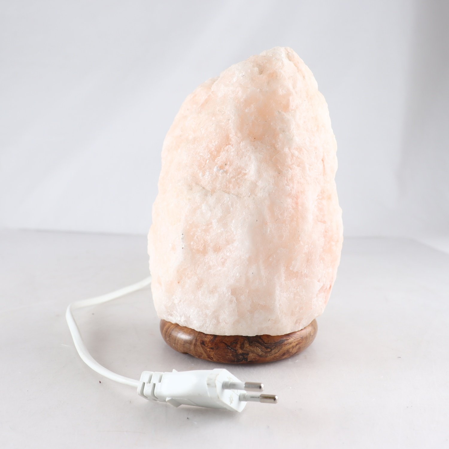 Saltstenslampa. Samfraktas ej.