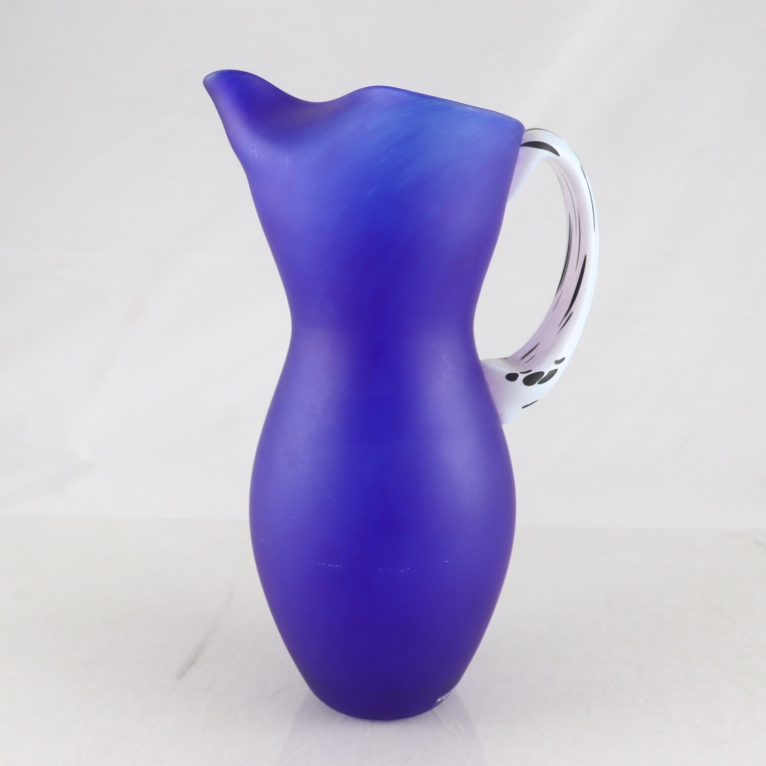 Karaff, ”Amazon”, Gunnel Sahlin, Kosta Boda. Samfraktas ej.