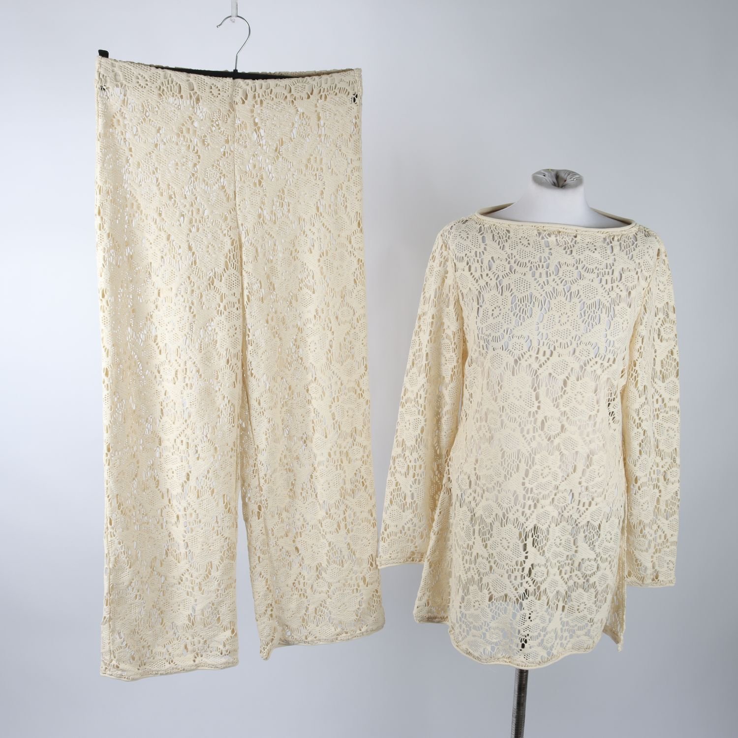 2-delat set, tröja/byxor, H&M, ljusbeige, stl. M