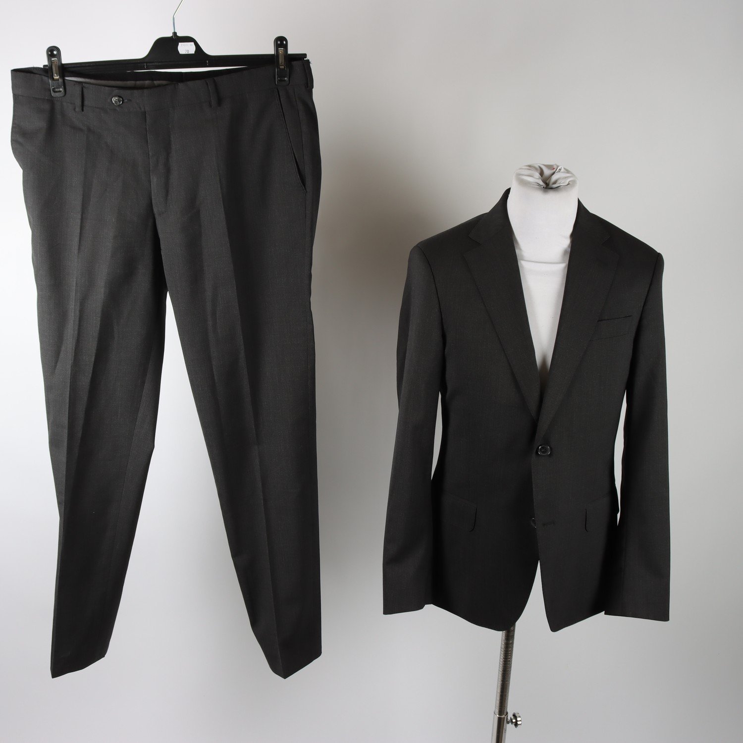 Kostym, Oscar Jacobson, grå, ull, stl. 48/50.