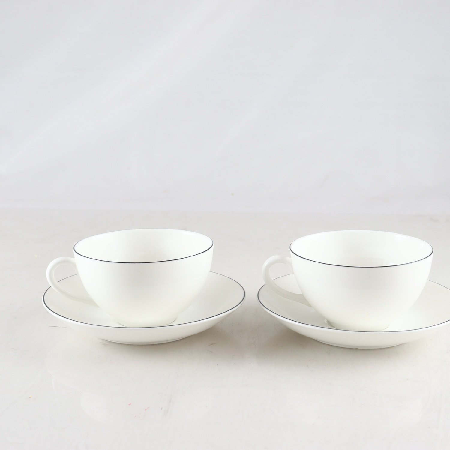 Tekoppar på fat, ”Natur”, Siv & Stina Juhlin, Gustavsberg, 2 st. Samfraktas ej.