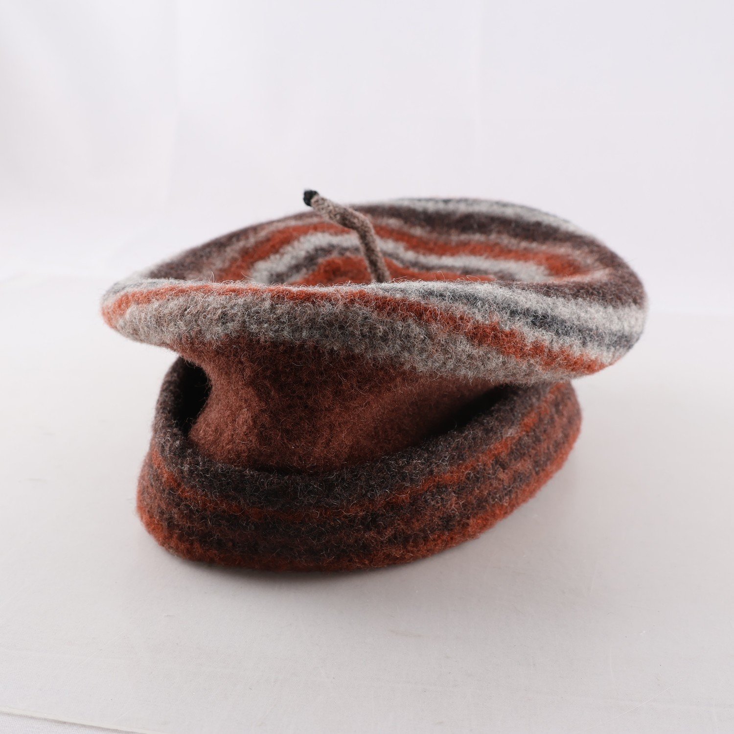 Mössa, Lisbeth Monsen, brun, grå, ull.