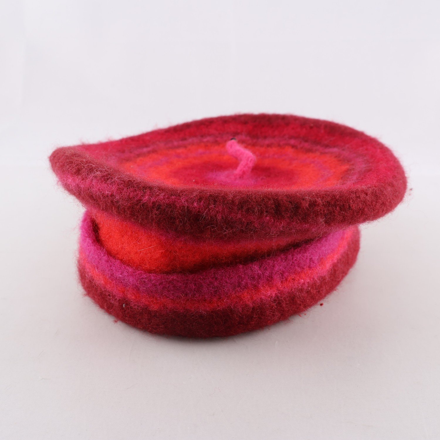 Mössa, Lisbeth Monsen, rosa, vinröd, ull.