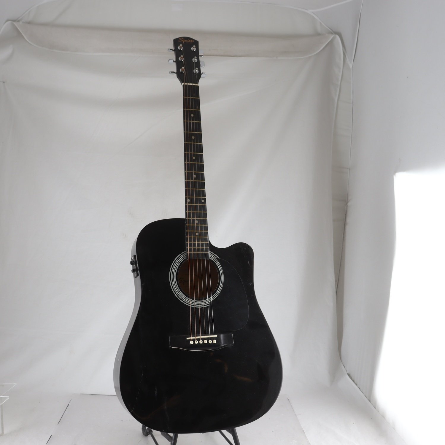 Akustisk gitarr, Squier. Endast avhämtning.