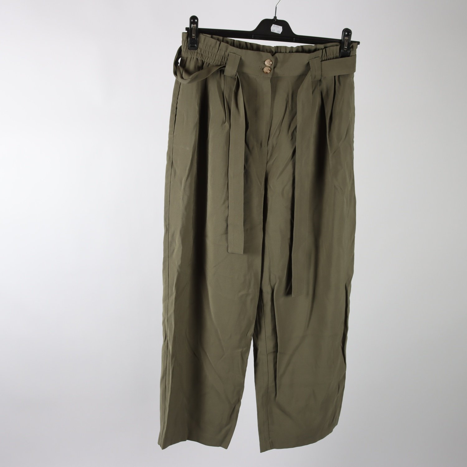 Byxor, Vila, stl. 42