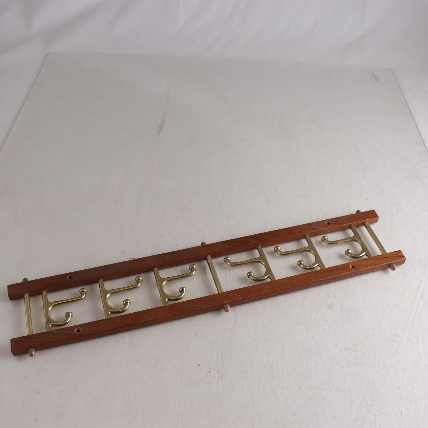 Klädhängaren Dekorativ, trä & mässing