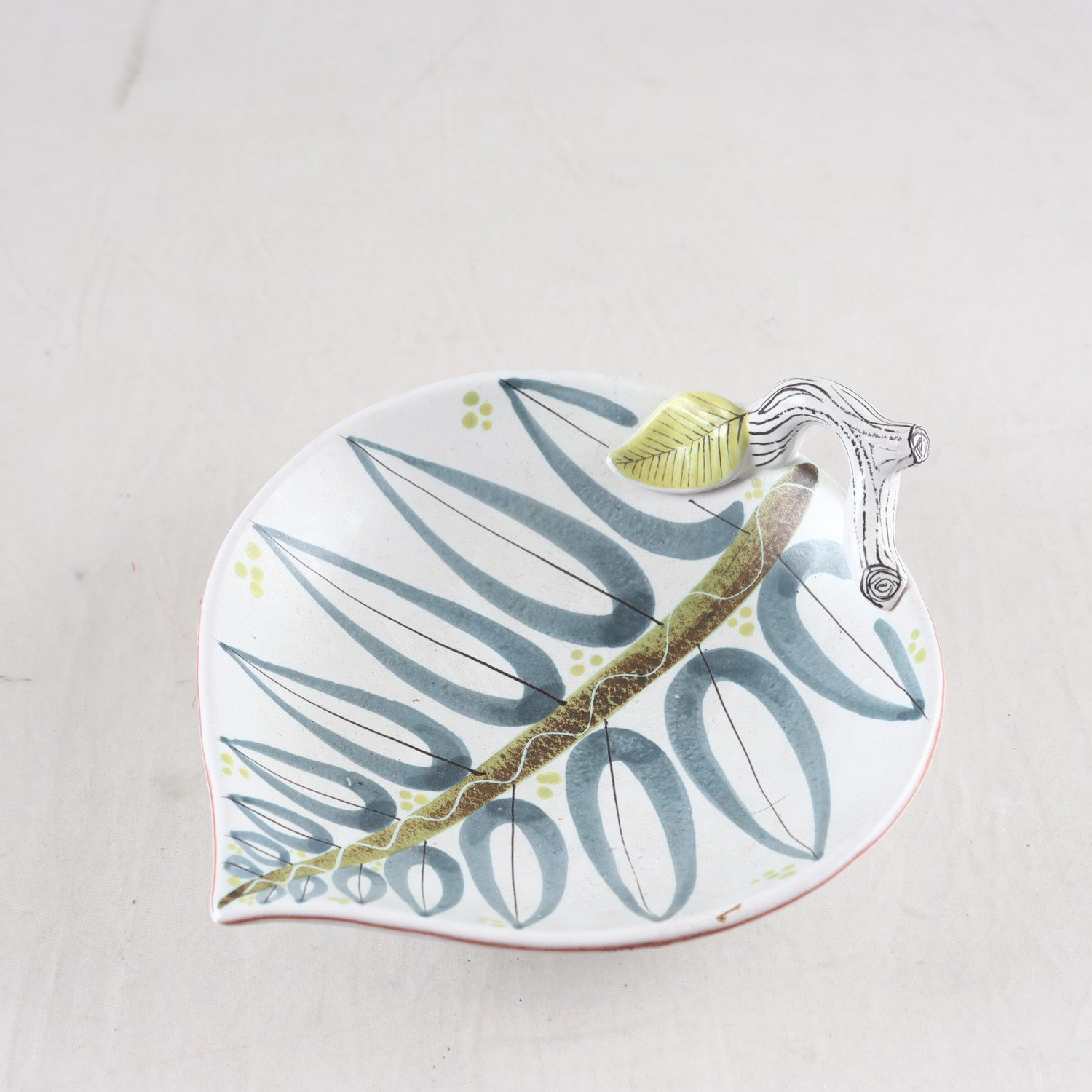 Skålfat, keramik, fajans, löv, Stig Lindberg, Gustavsberg