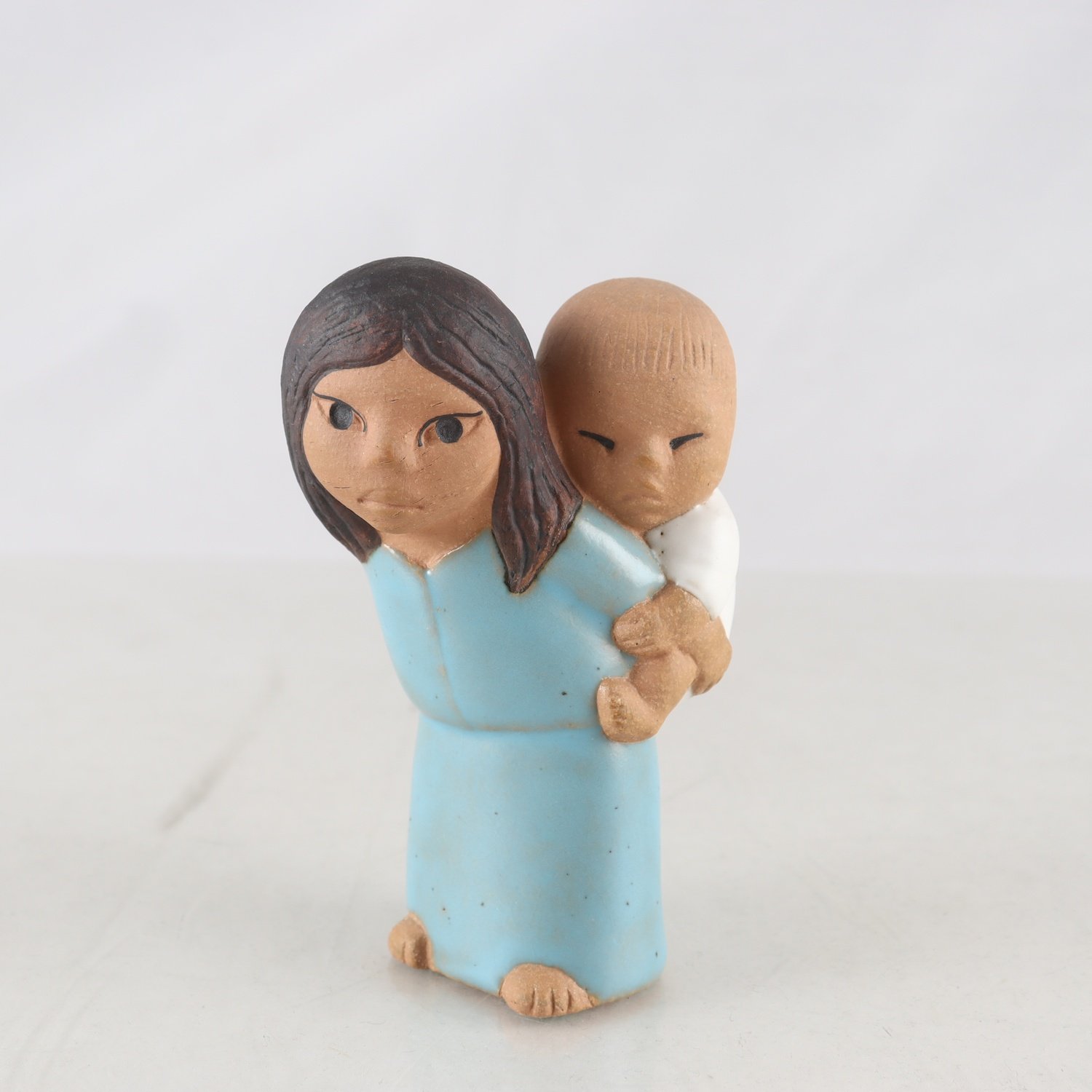 Figurin, stengods, All världens barn, ”Öst”, Lisa Larson