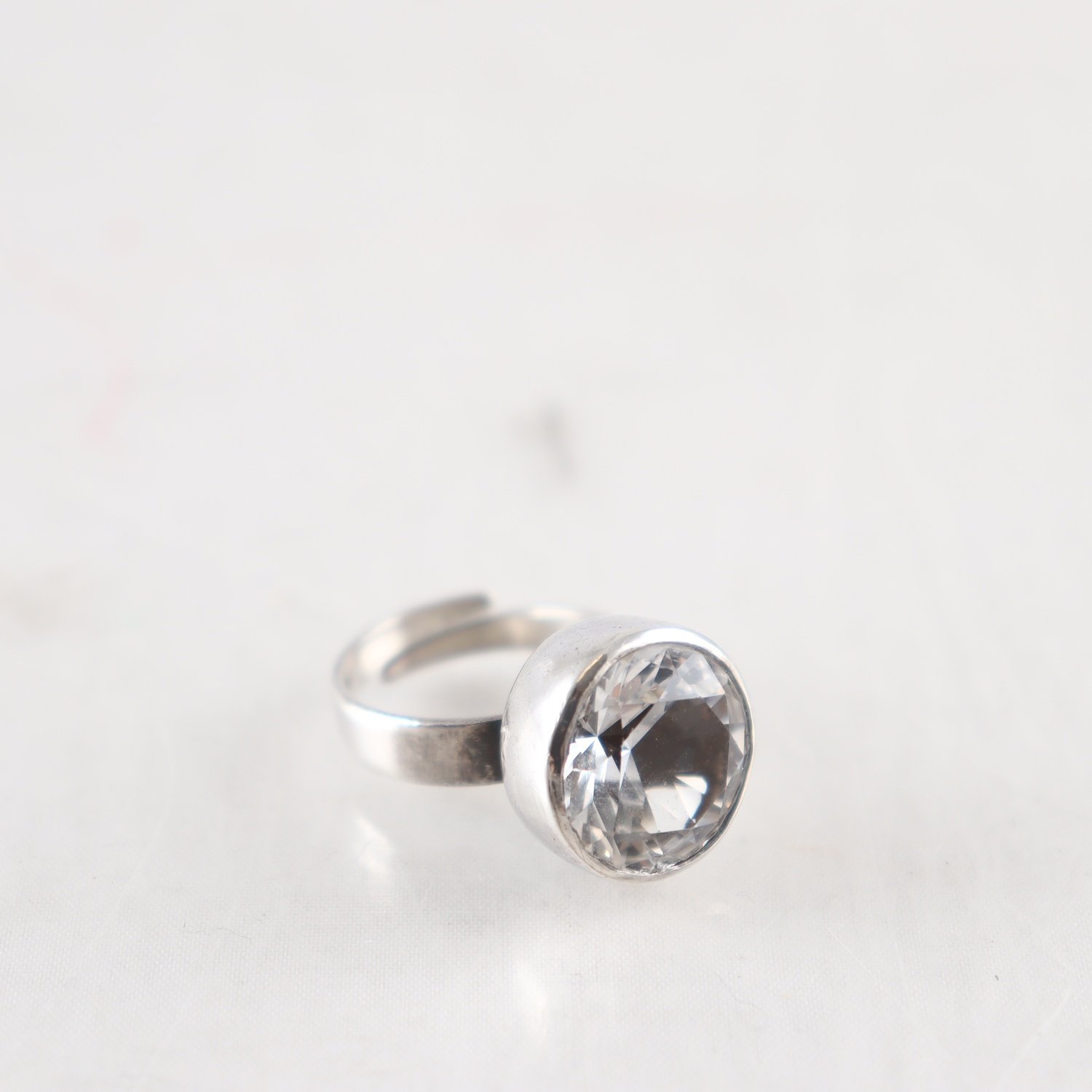 Ring, silver 925, slipad klar sten, 1960-tal, vintage, brv: 8,5 g