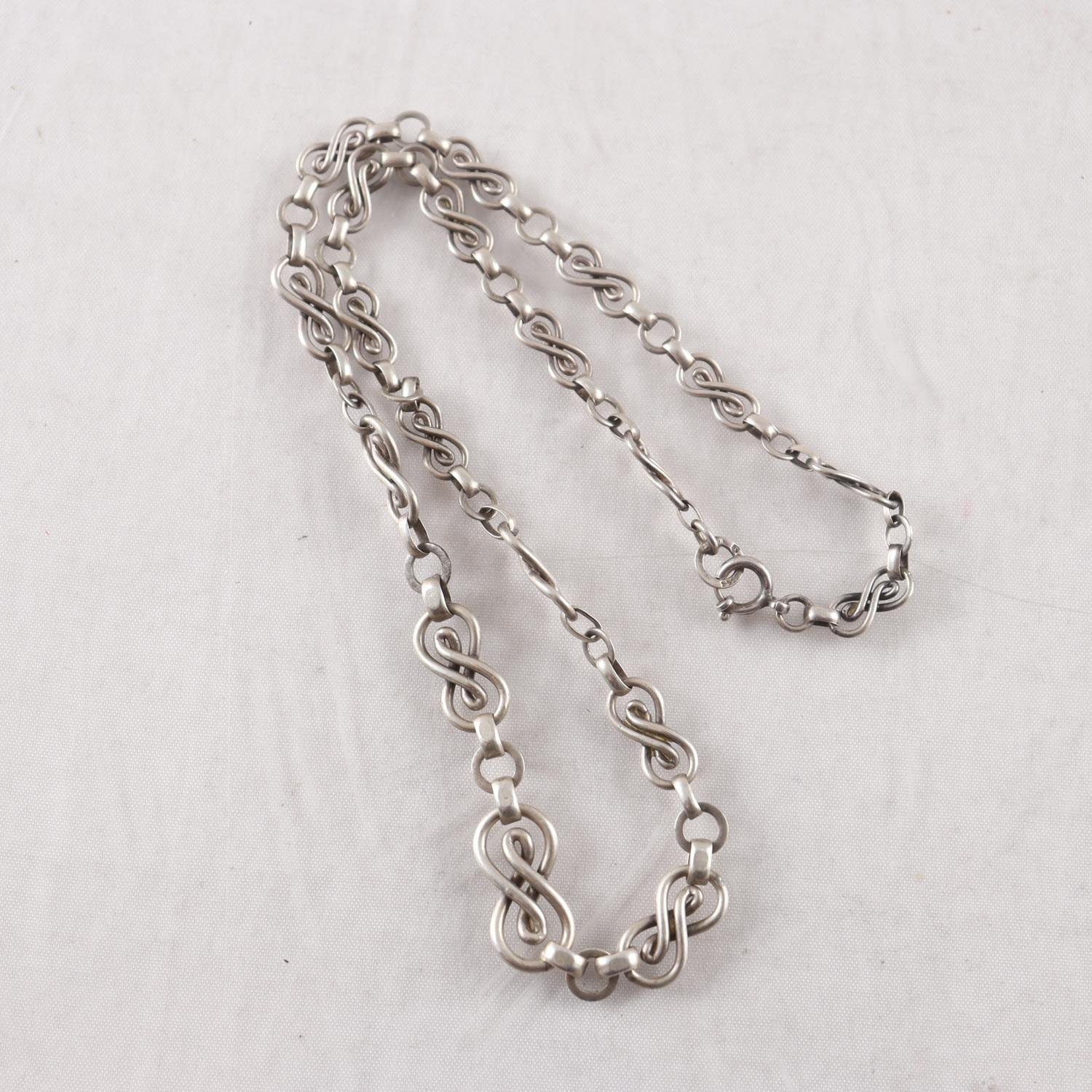 Halsband, silver. Vikt: 14,9 g