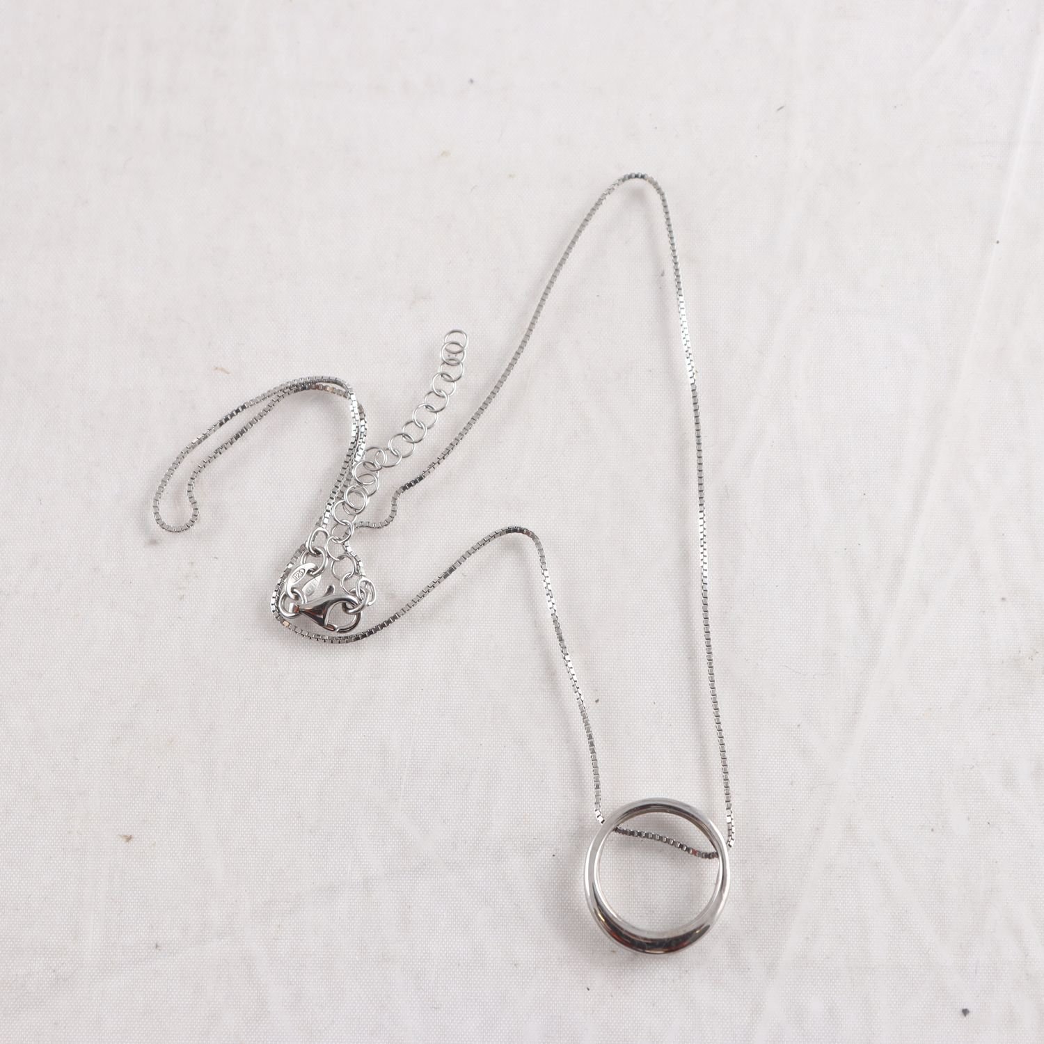 Halsband, silver 925, cirkel, vikt: 4,6 g
