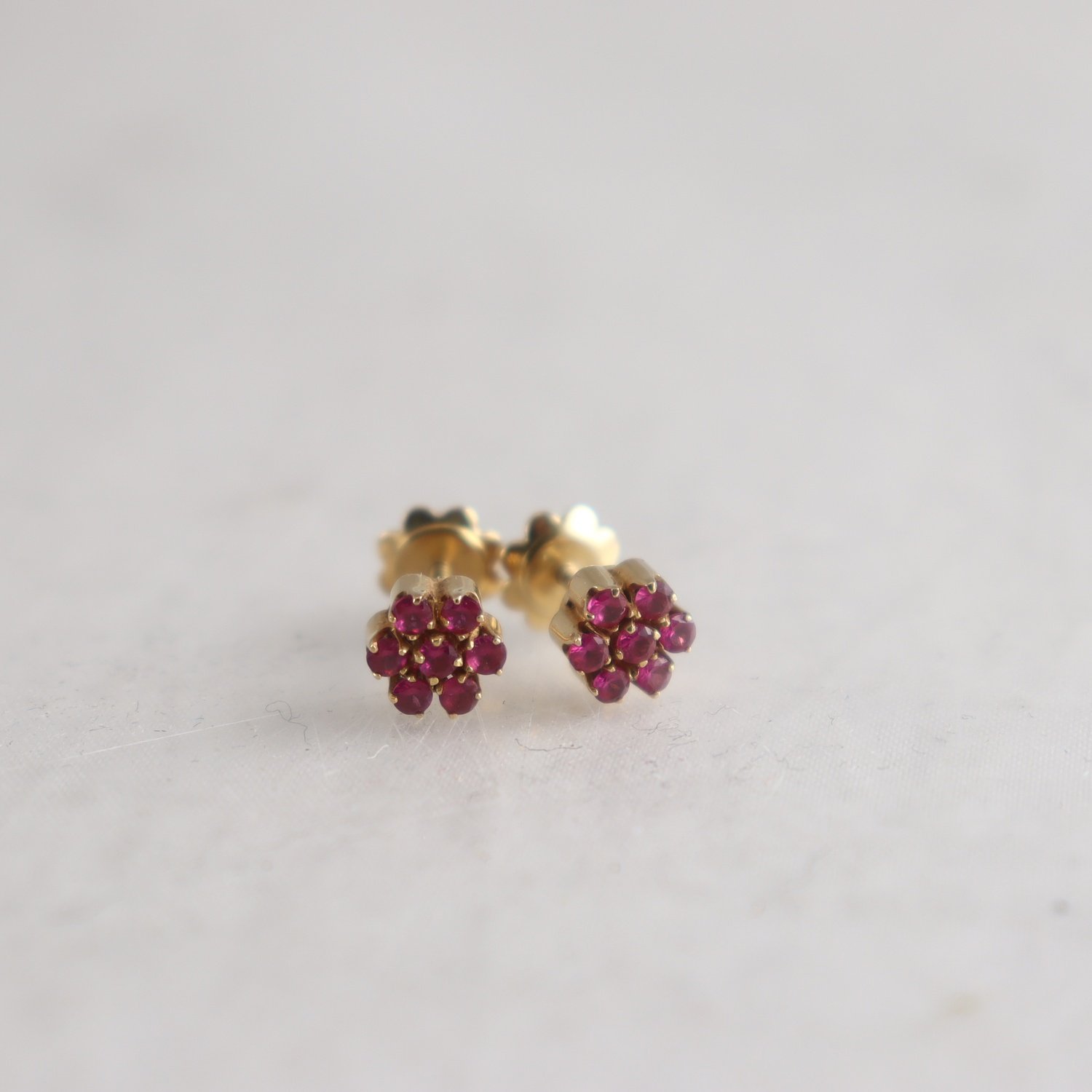 Örhängen, guld 18k, rosa stenar, brv: 3,1 g