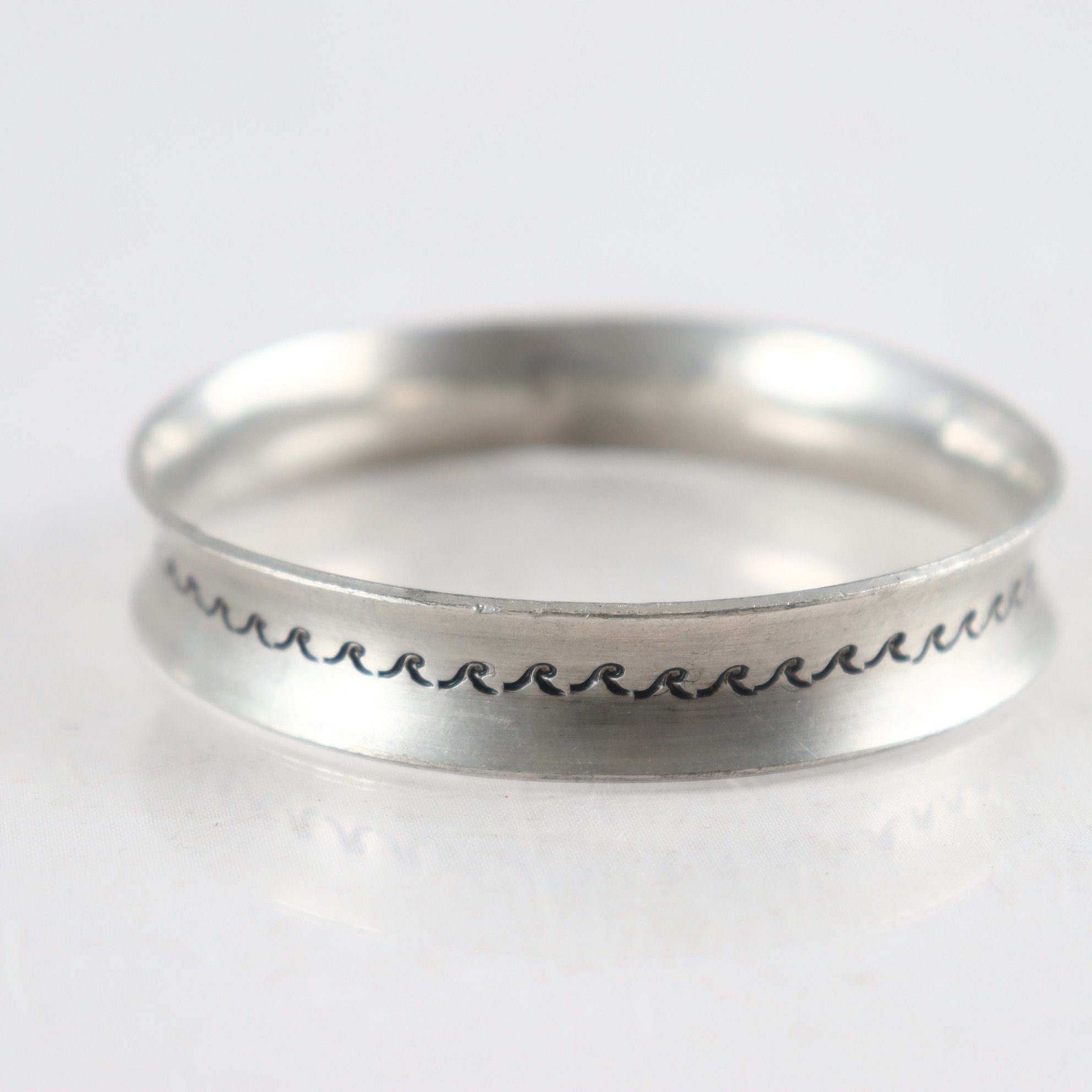 Armband, Stämplat Svenskt Tenn. Handarbete. Casi