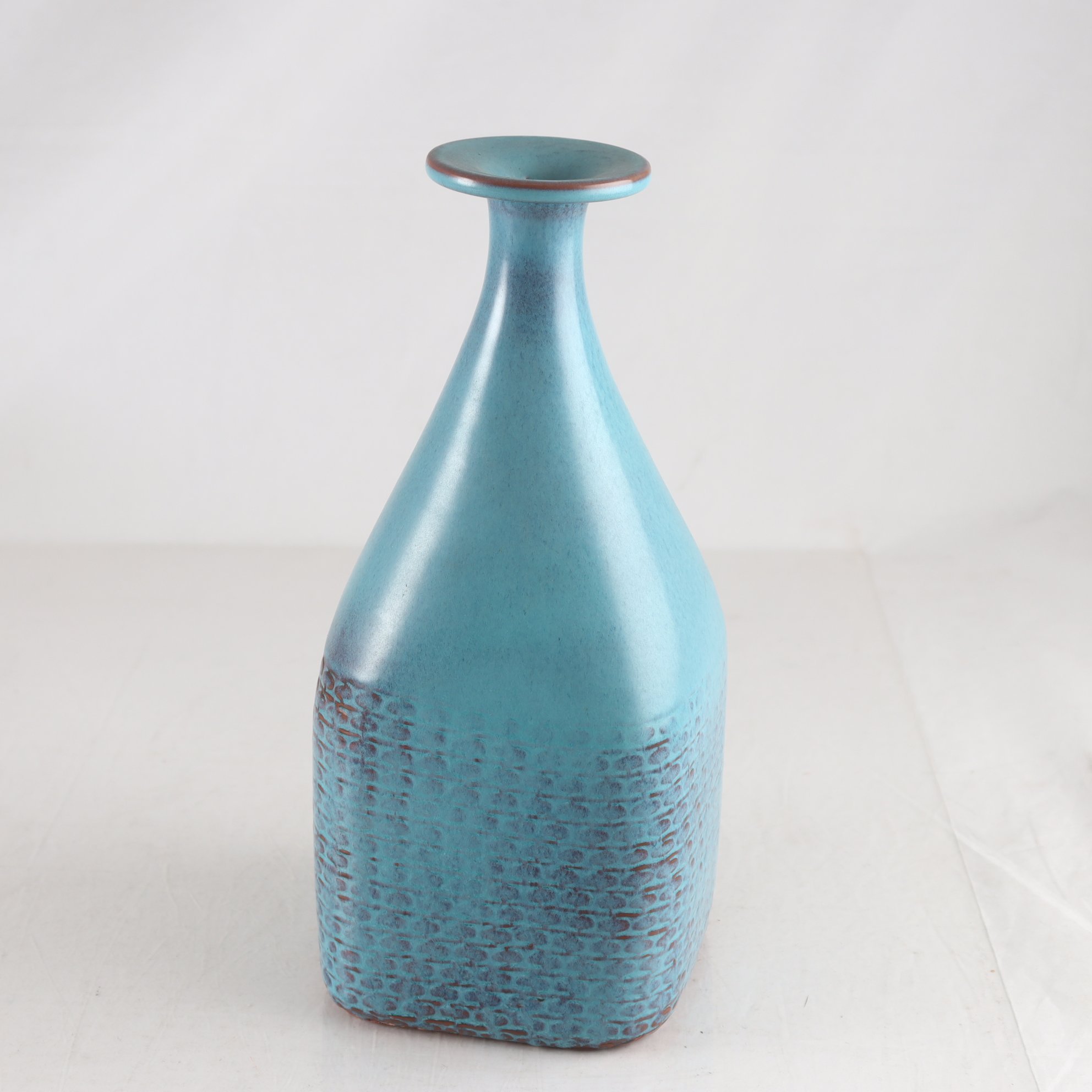 Vas, Stig Lindberg, studiohanden, signerad. Samfraktas ej.