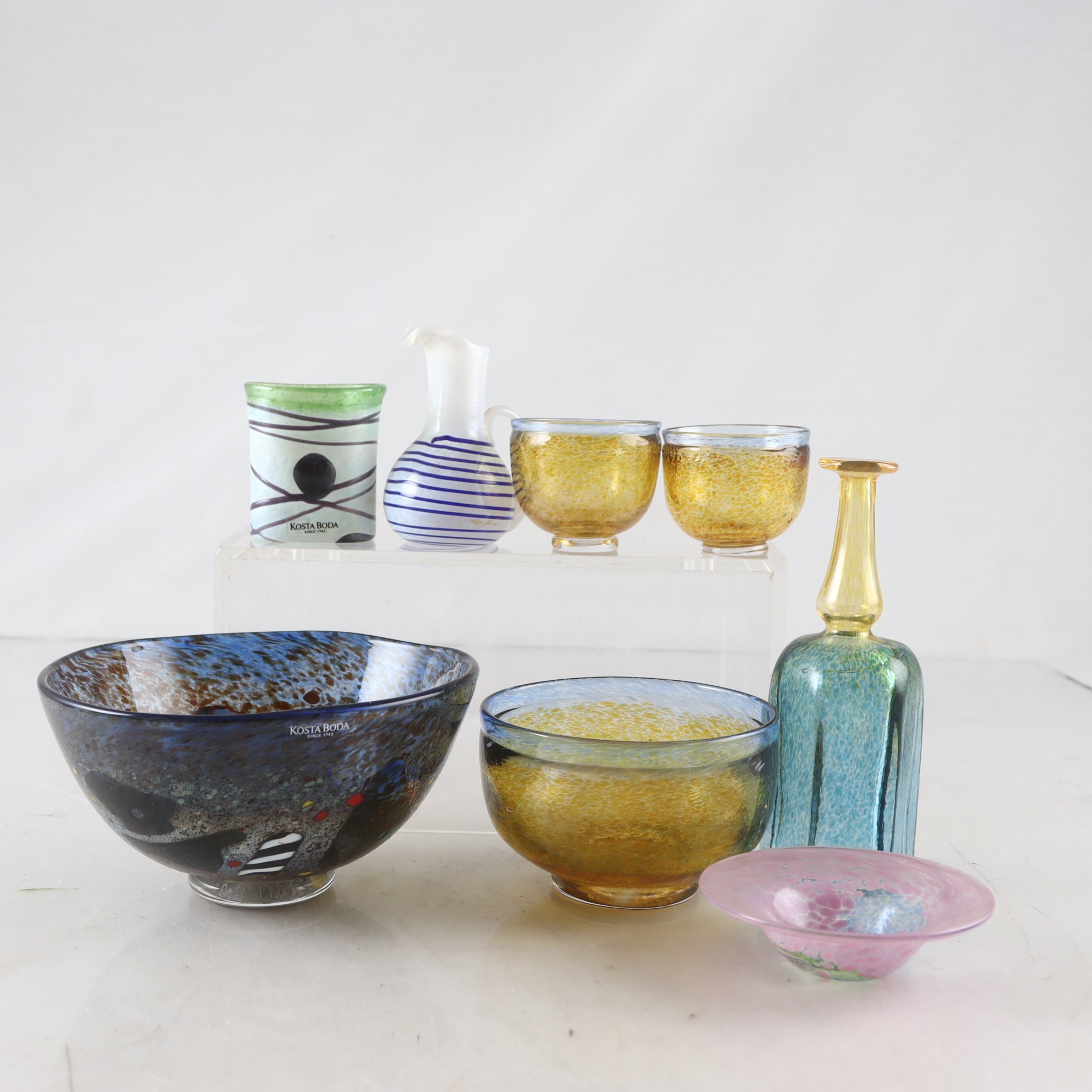 Skålar & vaser, Ulrica Hydman, Bertil Vallien, Kosta Boda, 8 st. Samfraktas ej.