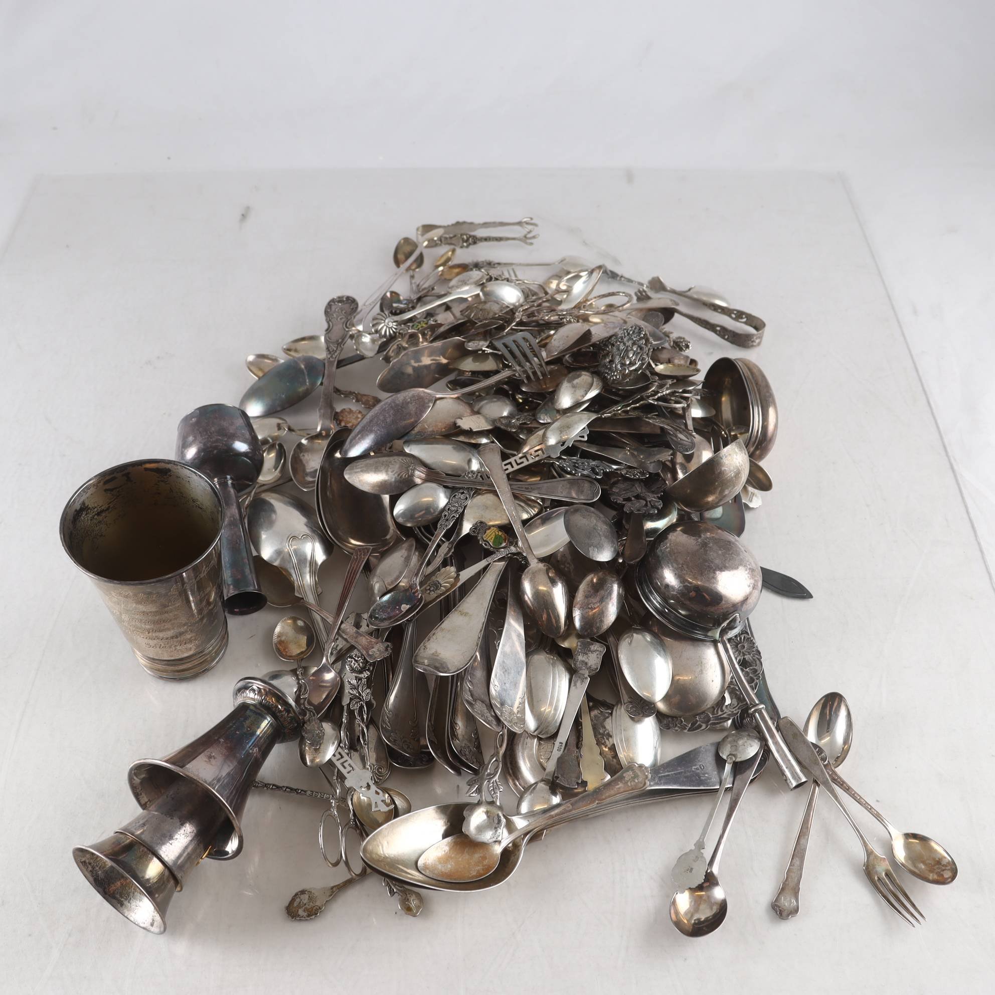 Blandat silver. Samfraktas ej.