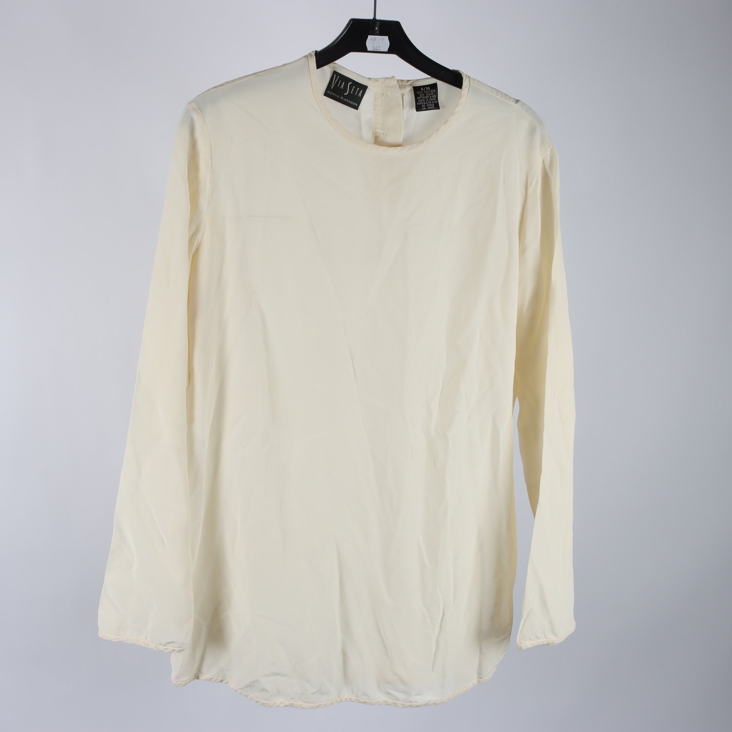 Blus, Via Seta, offwhite, 100% silke, stl. 36.