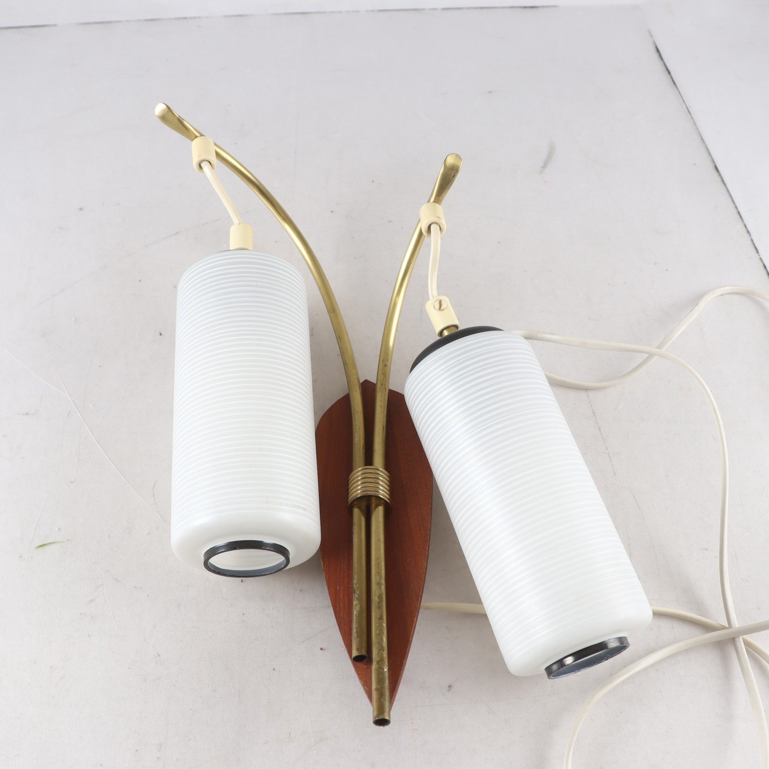 Vägglampa, 1970-Tal. Samfraktas ej.