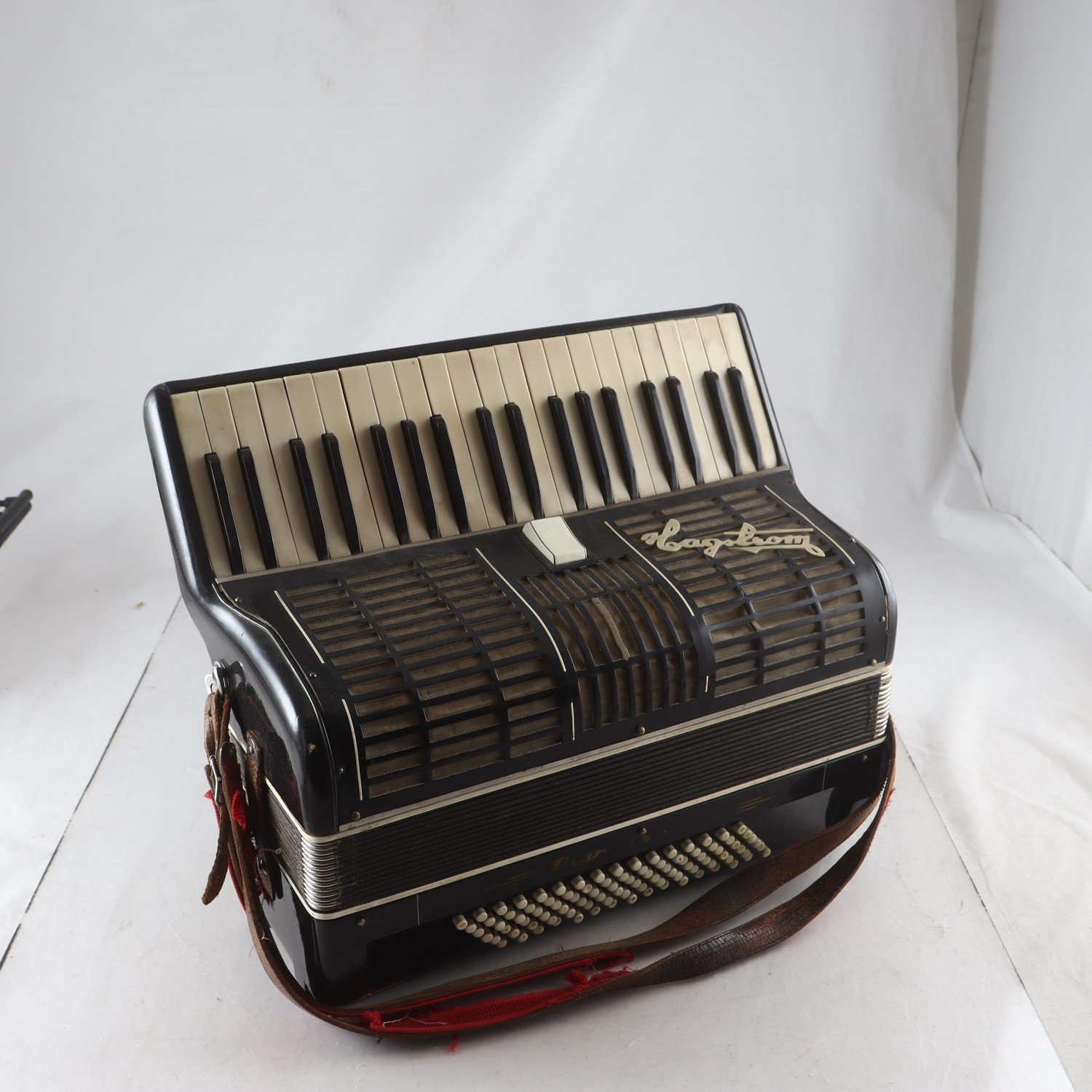 Dragspel, Hagström. Defekt. Endast avhämtning.